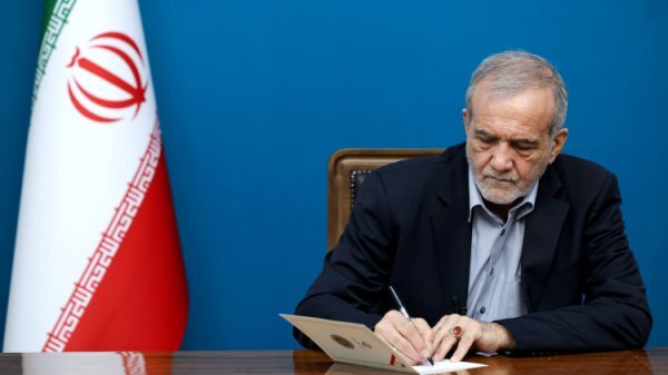 Pres. Pezeshkian offers condolences on passing of renowned Iranian painter Farshchian