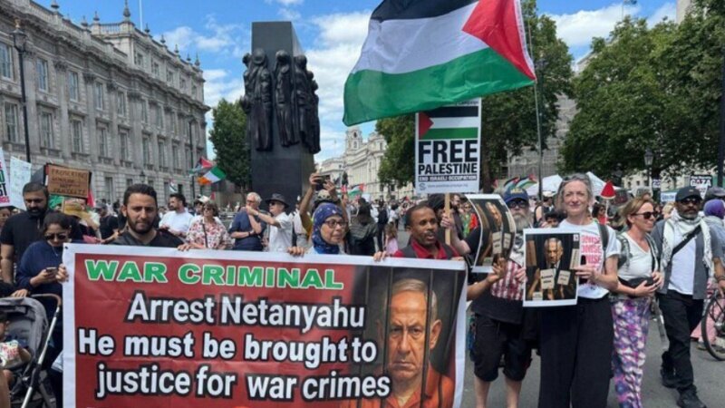 لندن میں فلسطین کے حق میں احتجاجی مظاہرے لندن میں فلسطین کے حق میں احتجاجی مظاہرے