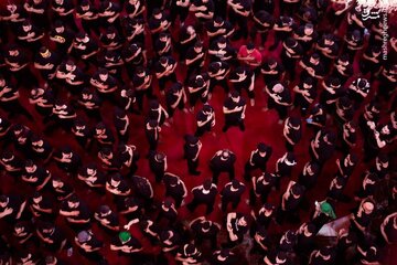 Foto Reportaj | Bəhreynlilərin Ərbəin günlərində İmam Hüseynin hərəmində möhtəşəm əzadarlıqları