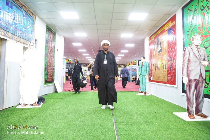 تقرير مصور/ عبير القارة السمراء في درب العشق؛ موكب عشّاق الحسين (ع) يستقبل زوّار الأربعين عند العمود ٣٧٩