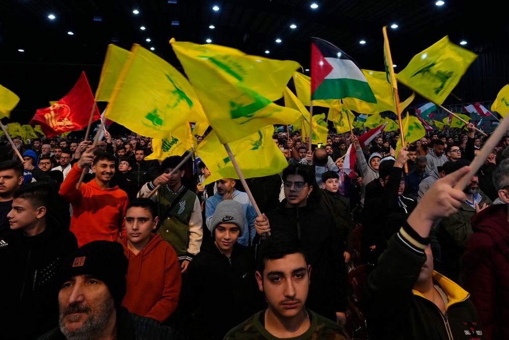 Majority of Lebanese oppose Hezbollah disarmament