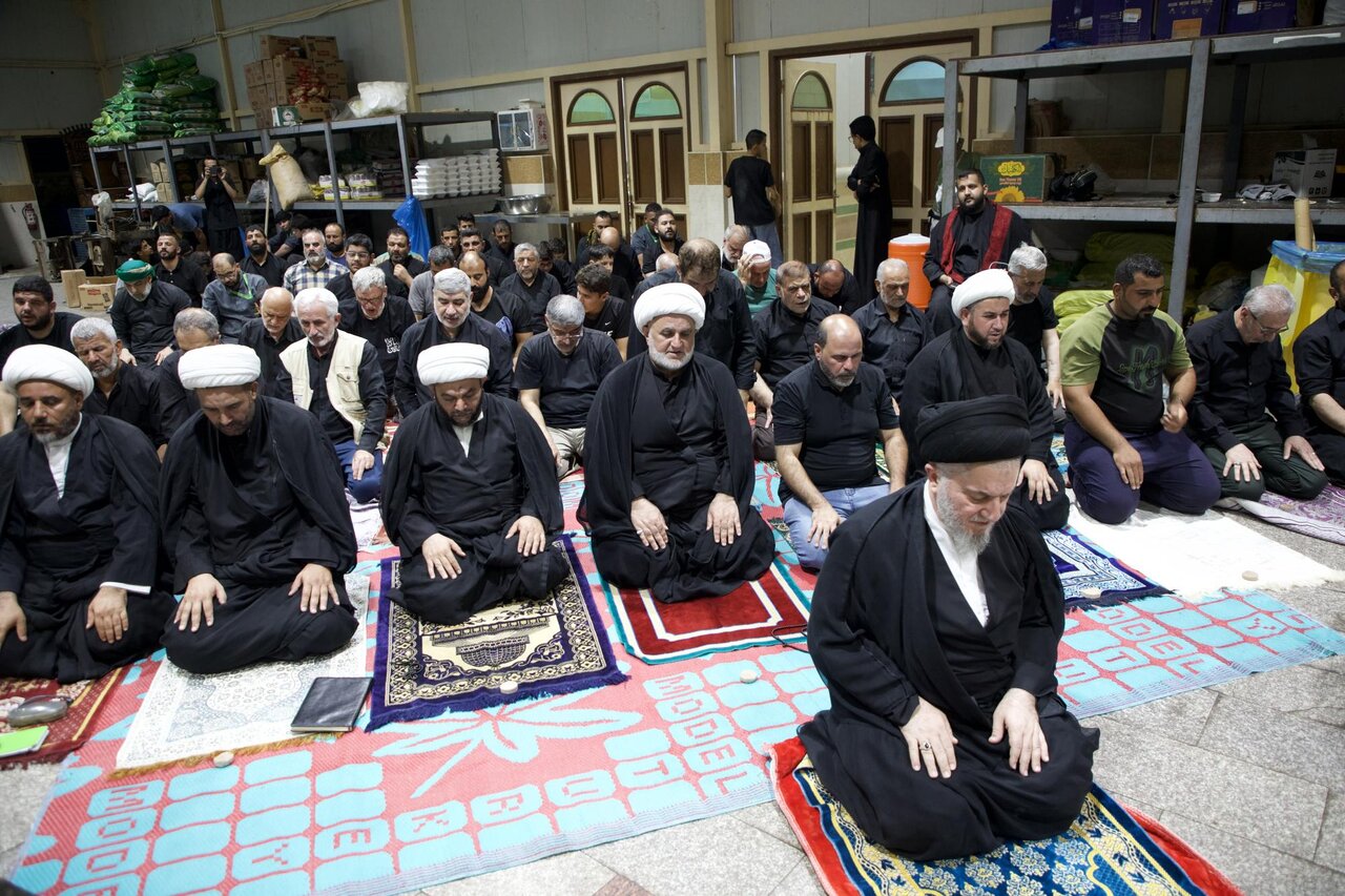 Procession of two holy shrines holds religious events and congregational prayers along pilgrims' route (+Photos)