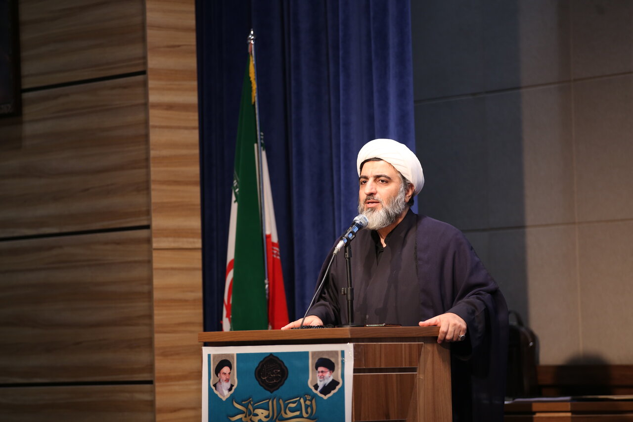 عزت‌زمانی: ملت ایران با ایمان و پشتوانه ولایت، هویت اسلامی را حفظ کرده است