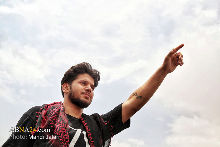 عمود ۱۴۰۷ ؛ نخستین سلام زائران اربعین به باب الحوائج، قمر بنی هاشم