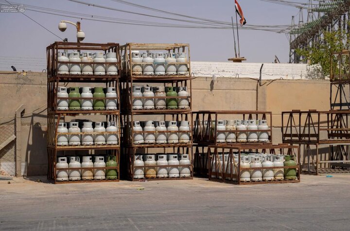 تقرير مصور/ العتبة العلويّة المقدّسة توفر 10 آلاف أسطوانة غاز لدعم المواقع الخدمية خلال زيارة الأربعين