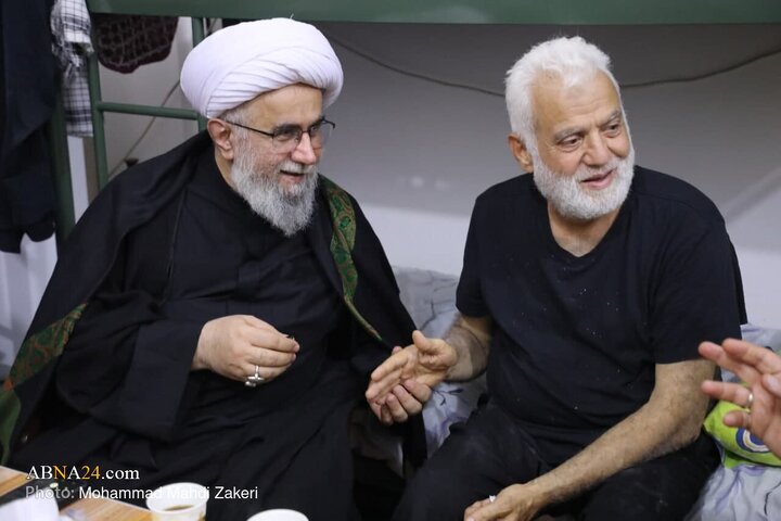 گزارش تصویری | حضور آیت‌الله رمضانی در موکب شیعیان لبنان در طریق الحسین