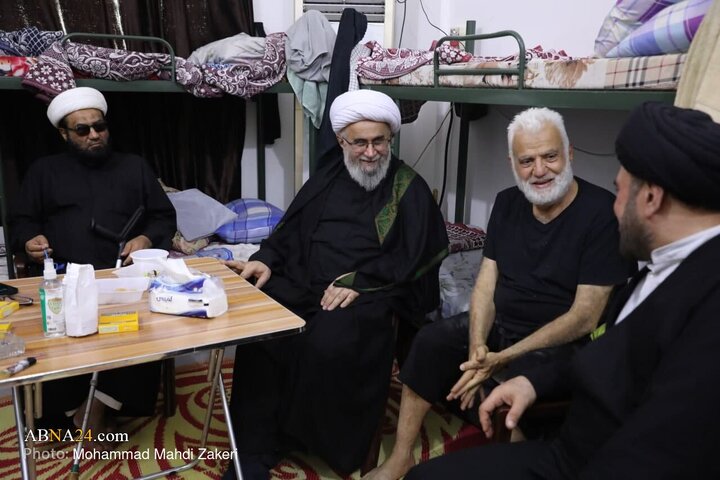 گزارش تصویری | حضور آیت‌الله رمضانی در موکب شیعیان لبنان در طریق الحسین