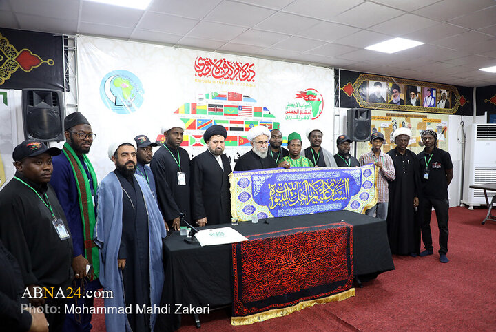 تقرير مصور/ زيارة الأمين العام لموكب عشّاق الحسين من أبناء القارة الإفريقية في طريق النجف إلى كربلاء