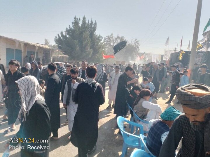 گزارش تصویری | راهپیمایی هزاران نفر به سمت حرم امام‌زاده یحیی(ع) شهر سرپل افغانستان در اربعین