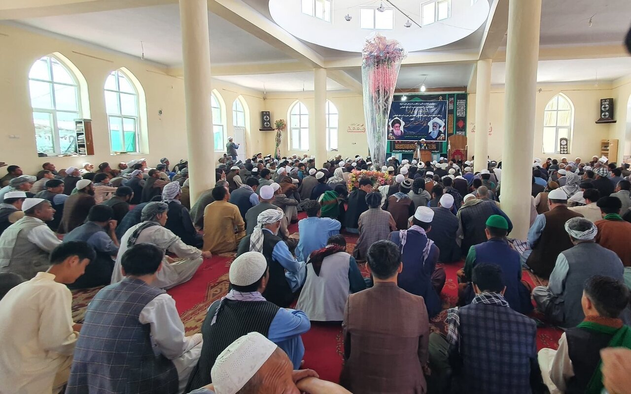 برگزاری مراسم اربعین حسینی(ع) در مسجد جامع رهبر شهید در شهر بامیان افغانستان / حسرت زائران افغانستانی برای کربلا