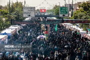 Fotos: Milhões de iranianos participam da caminhada de Arbaeen em Teerã