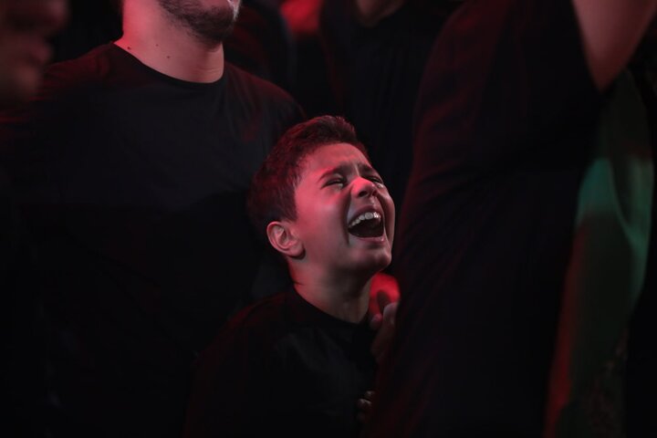 تقرير مصور/ كربلاء.. الابواب العشرة لضريح الامام الحسين (عليه السلام) تستقبل الملايين