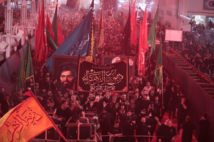 تقرير مصور/ كربلاء.. الابواب العشرة لضريح الامام الحسين (عليه السلام) تستقبل الملايين