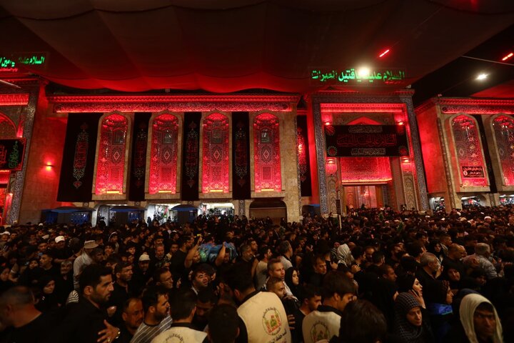 تقرير مصور/ كربلاء.. الابواب العشرة لضريح الامام الحسين (عليه السلام) تستقبل الملايين