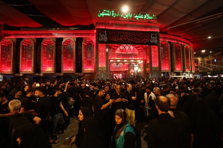 تقرير مصور/ كربلاء.. الابواب العشرة لضريح الامام الحسين (عليه السلام) تستقبل الملايين