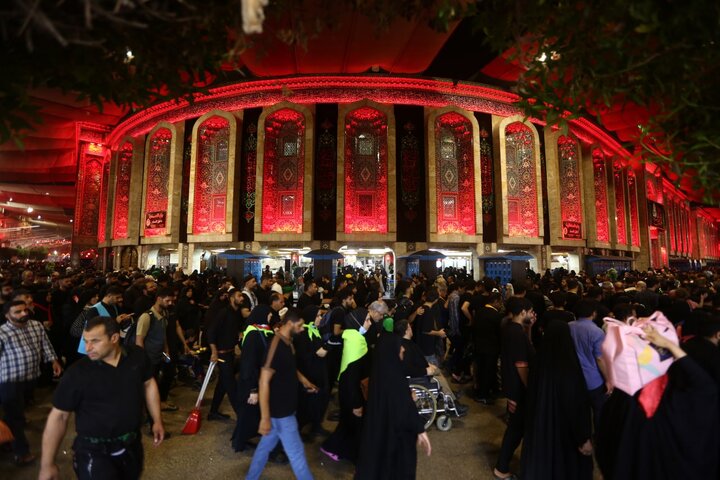 تقرير مصور/ كربلاء.. الابواب العشرة لضريح الامام الحسين (عليه السلام) تستقبل الملايين