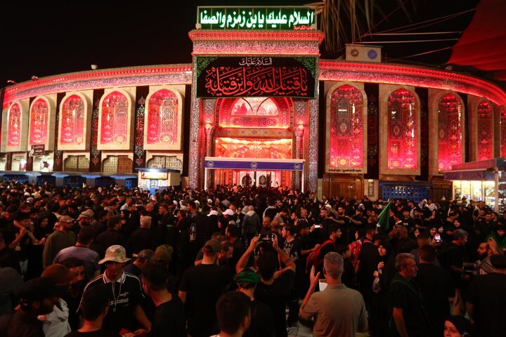 تقرير مصور/ كربلاء.. الابواب العشرة لضريح الامام الحسين (عليه السلام) تستقبل الملايين