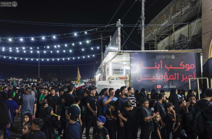 تقرير مصور/ العتبة العلويّة المقدّسة تواصل بتقديم الخدمات للزائرين إلى حين انتهاء مراسم ذكرى استشهاد النبيّ الأكرم (ص)