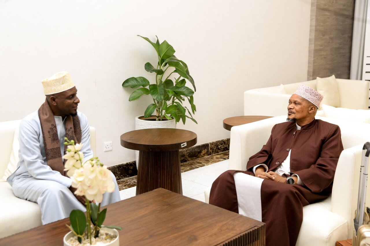 Mufti wa Tanzania, Sheikh Dkt. Abubakar Zuber, Arejea Nchini Baada ya Kikao cha Kimataifa Nchini Misri