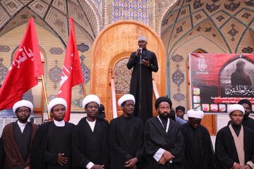 Mwanafunzi wa Kitanzania Apewa Heshima ya Kusoma Maatam ya Arubaini ya Imam Hussein (A.S) Katika Haram ya Imam Ali (A.S), Najaf Al-Ashraf