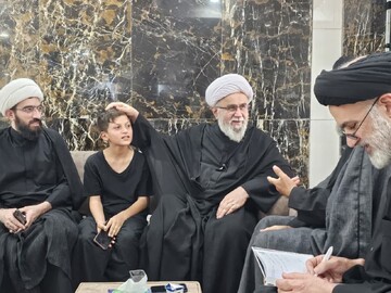 گزارش تصویری | دیدار علما و نخبگان کشورهای مختلف با دبیرکل مجمع جهانی اهل‌بیت(ع) در کربلا معلی _ ۱
