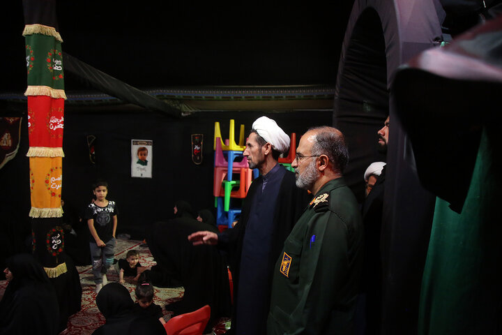 Photos: IRGC commander, Mayor of Qom serve Hazrat Masoueh pilgrims