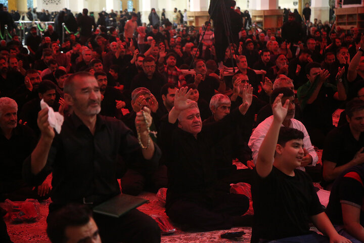Photos: Arbaeen's night mourning ceremony held at Hazrat Masoumeh holy shrine