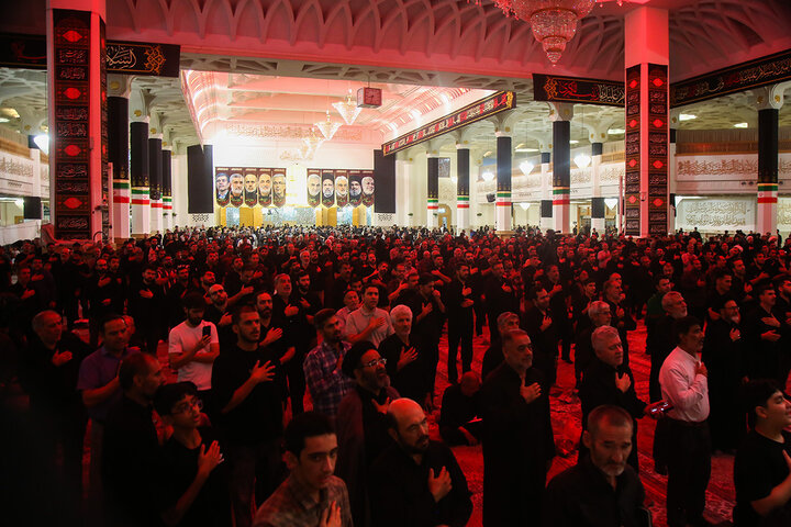 Photos: Arbaeen's night mourning ceremony held at Hazrat Masoumeh holy shrine