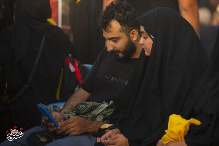 Photos: Arbaeen pilgrims use telephone, IT services at Hazrat Masoumeh Mawkib
