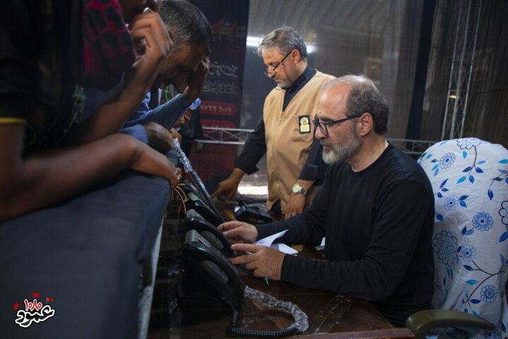 Photos: Arbaeen pilgrims use telephone, IT services at Hazrat Masoumeh Mawkib