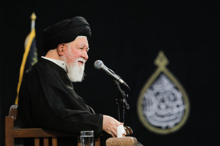 تقرير مصور/ مراسم عزاء یوم الأربعین الحسیني في الحرم الرضوي الشریف