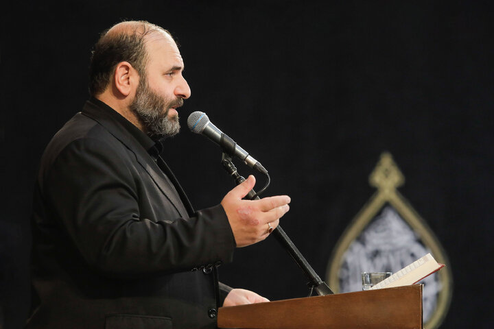 تقرير مصور/ مراسم عزاء یوم الأربعین الحسیني في الحرم الرضوي الشریف