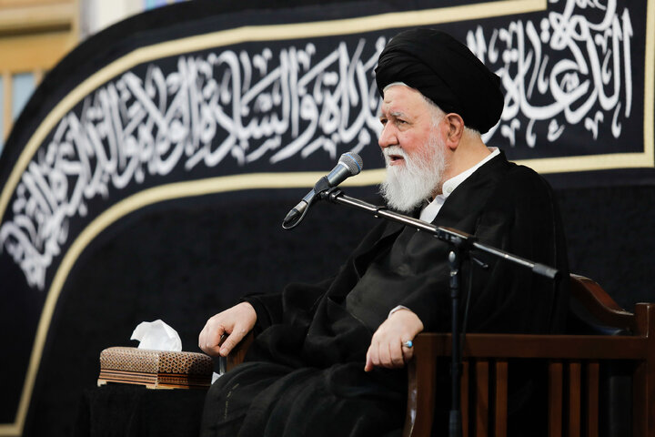 تقرير مصور/ مراسم عزاء یوم الأربعین الحسیني في الحرم الرضوي الشریف