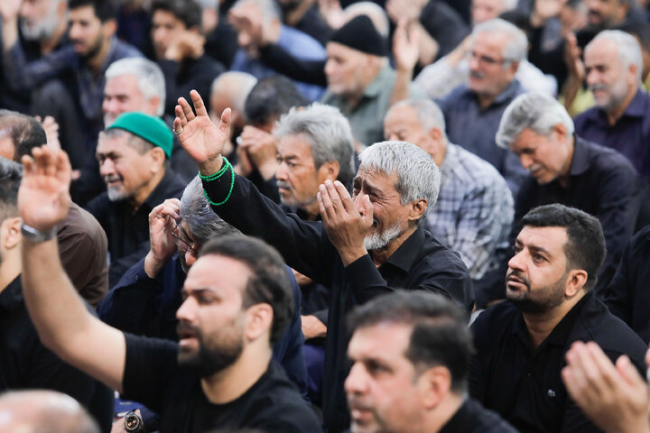 تقرير مصور/ مراسم عزاء یوم الأربعین الحسیني في الحرم الرضوي الشریف