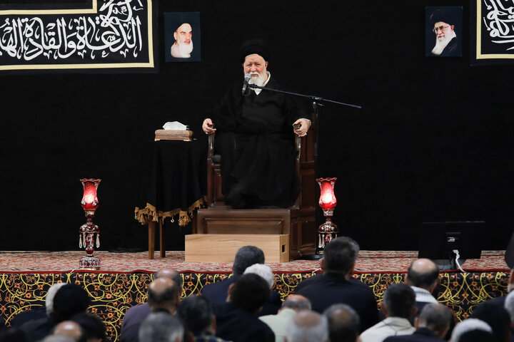 تقرير مصور/ مراسم عزاء یوم الأربعین الحسیني في الحرم الرضوي الشریف