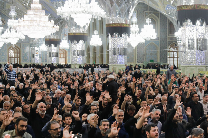 تقرير مصور/ مراسم عزاء یوم الأربعین الحسیني في الحرم الرضوي الشریف