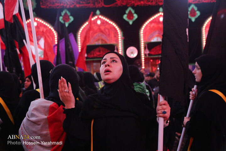 تقرير مصور/ أجواء حرم الإمام الحسين (ع) وأخيه العباس في ليلة الأربعين بمدينة كربلاء المقدسة