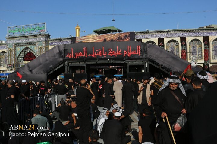 تقرير مصور/ قراءة دعاء زيارة الأربعين للإمام الحسين(ع) في حرمه الطاهر