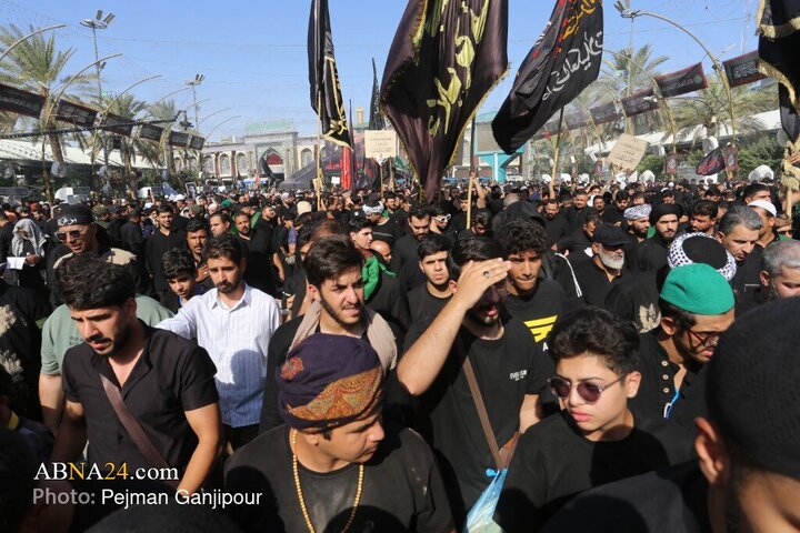 تقرير مصور/ قراءة دعاء زيارة الأربعين للإمام الحسين(ع) في حرمه الطاهر