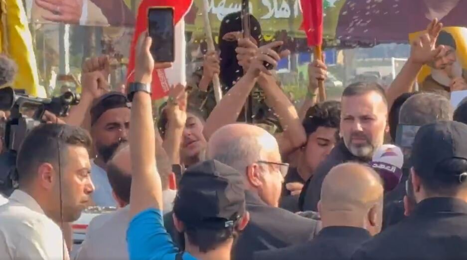 Video: Warm Welcome by Lebanese People for Iran’s Supreme National Security Council Secretary 'Ali Larijani'