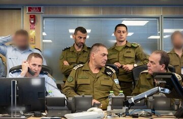 Гузориши ибрӣ дар бораи шикасти артиши ишғолгар ва инқилоби ором "Эял Замир"