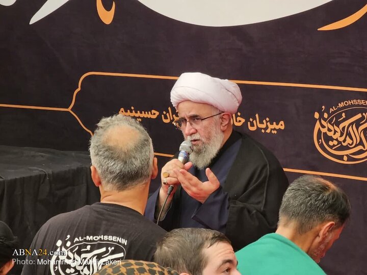 تقرير مصور/ الأمين العام للمجمع العالمي لأهل البيت (ع) يحضر في موكب المحسنين بمدينة كربلا ويلقي كلمة