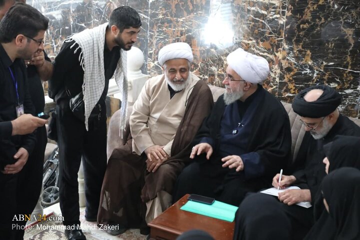 Kerbela'da Dünya Ehlibeyt (a.s) Kurultayı Genel Sekreteri Ayetullah Ramazani'nin Çeşitli Ülke Alimleriyle Samimi Oturumu