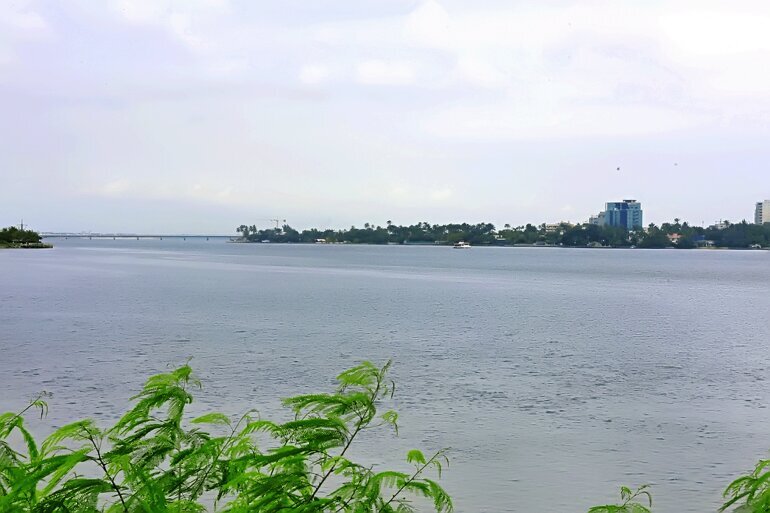 Ang Kuwento ng Lungsod ng Abidjan: Mula sa mga Pamayanang Mangingisda hanggang sa “Paris ng Kanlurang Africa”