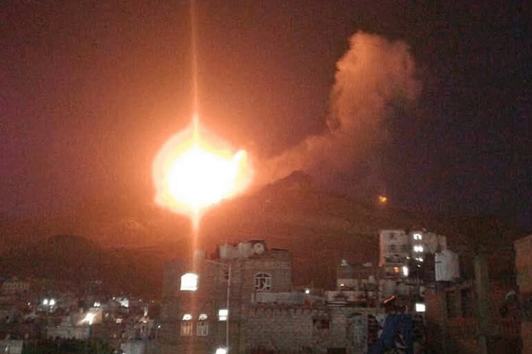 Lo Yemen di nuovo sotto i bombardamenti israeliani / Forti esplosioni a sud di Sana'a