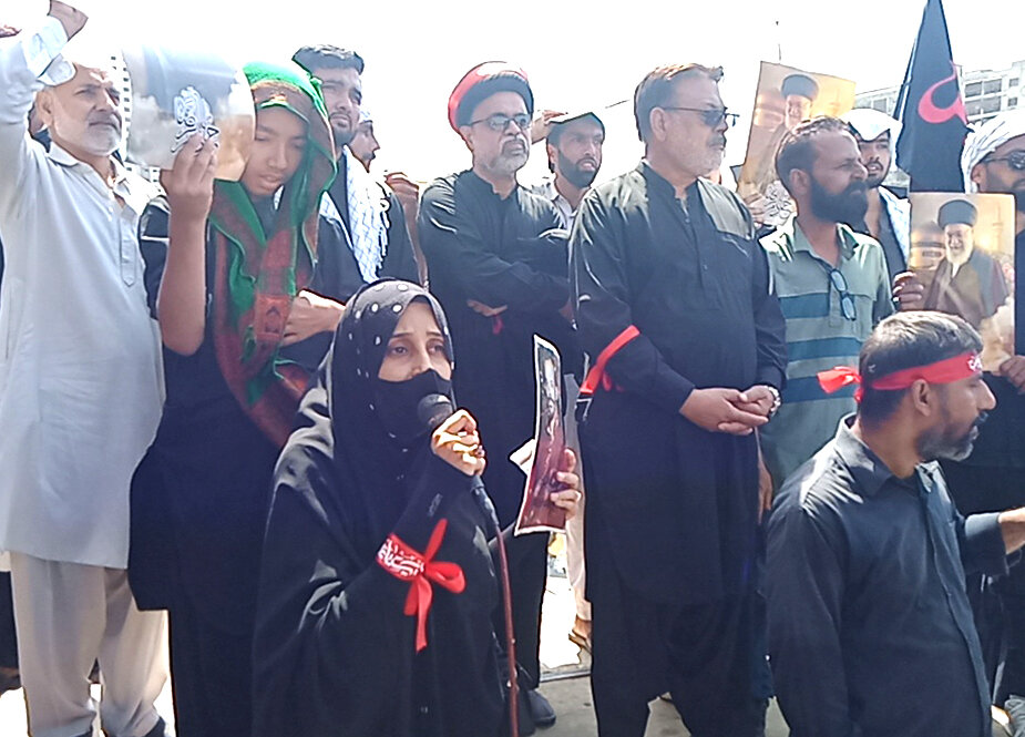 اعتراض خانواده‌های شیعیان ناپدیدشده در جریان مراسم اربعین کراچی + عکس