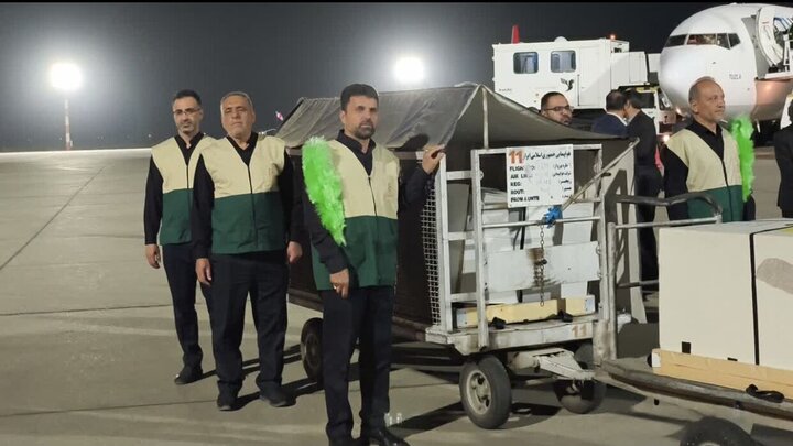 پیکر استاد فرشچیان وارد اصفهان شد