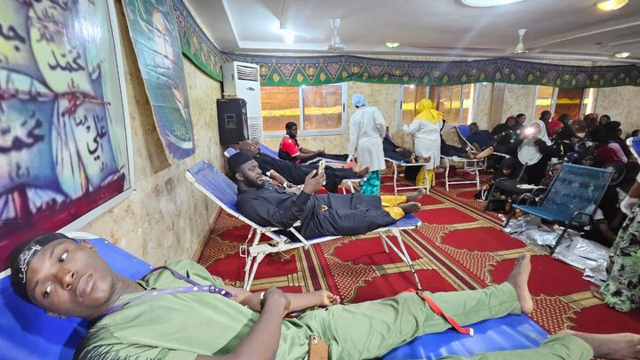 تقرير مصور/ التبرع بالدم برعاية جمعية "الرحمان" في دولة مالي بمناسبة أربعينة الإمام الحسين(ع)