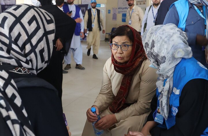 نماینده ویژه سازمان ملل متحد: بازگشت یک میلیون مهاجر افغان نظام‌های حمایتی را تحت فشار قرار داده است + ویدیو