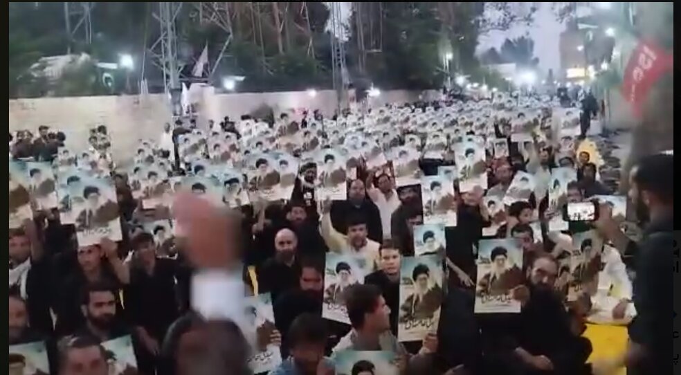 Waumini wa Kiislamu wa Parachinar, Pakistan, wajiunga na Kampeni ya Makombora ya Arubaini wakiwa na picha za Kiongozi wa Mapinduzi ya Kiislamu +Video